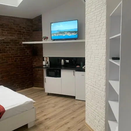 Apartment Center Avenue 23 *
